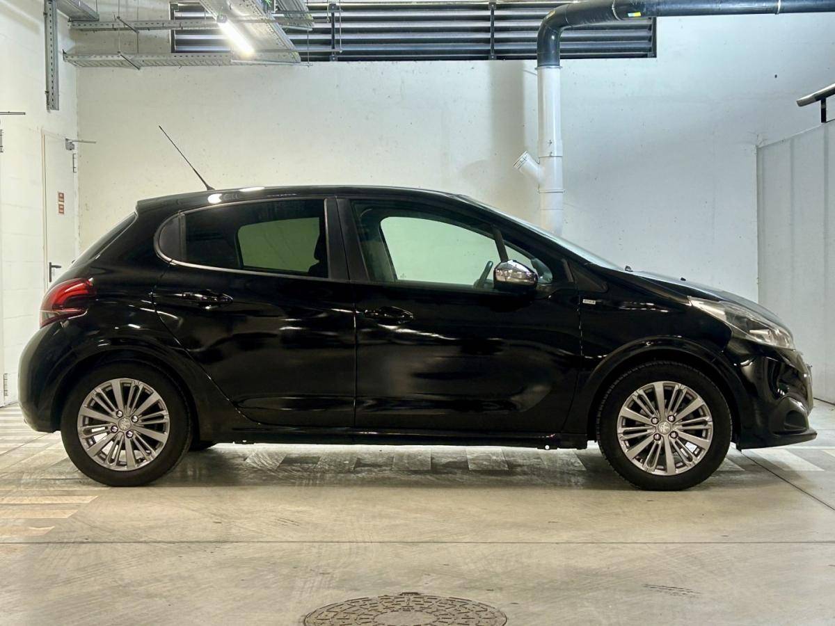 peugeot-208-2017-gasolina-1199cc