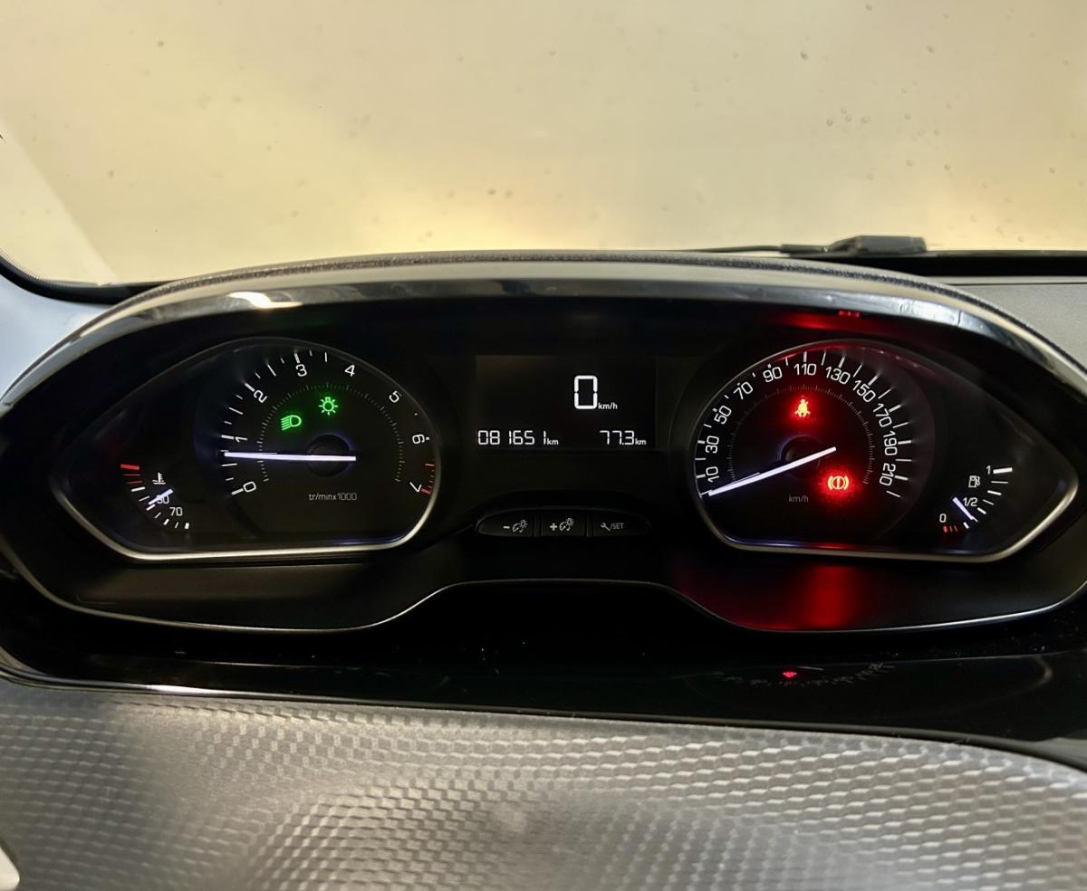 peugeot-208-2017-gasolina-1199cc