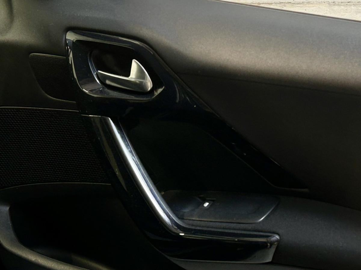 peugeot-208-2017-gasolina-1199cc