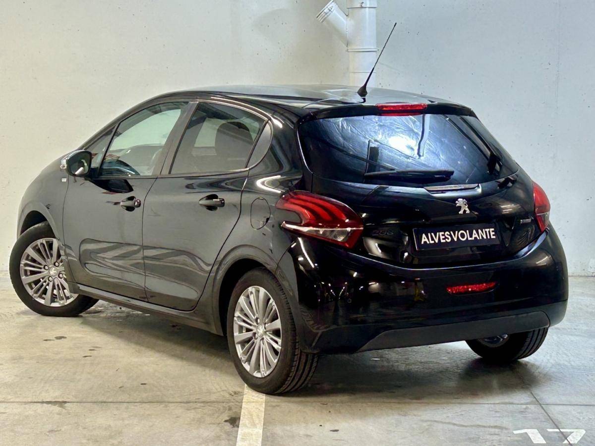 peugeot-208-2017-gasolina-1199cc