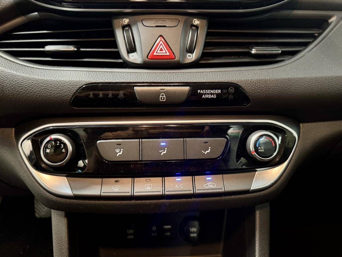 hyundai-i30-sw-2017-diesel-1582cc