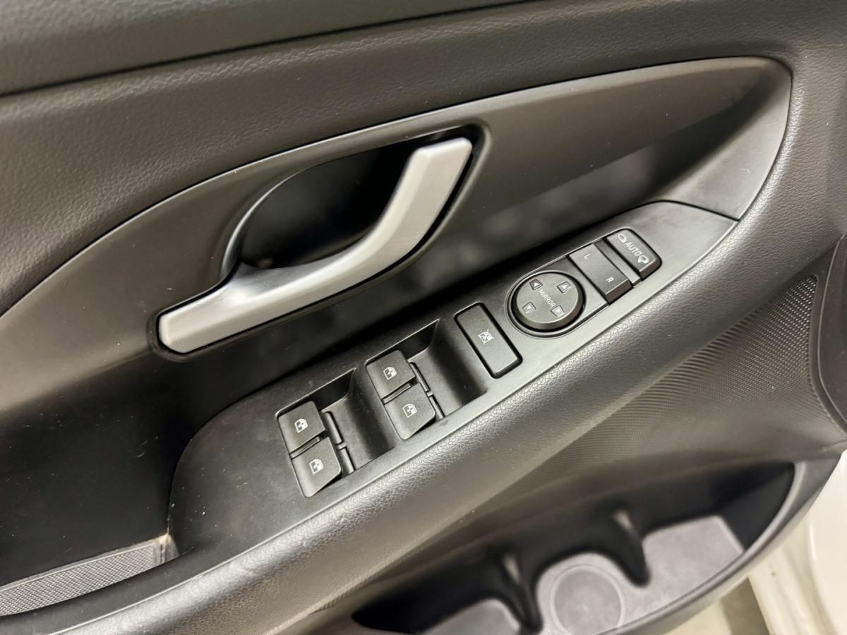 hyundai-i30-sw-2017-diesel-1582cc