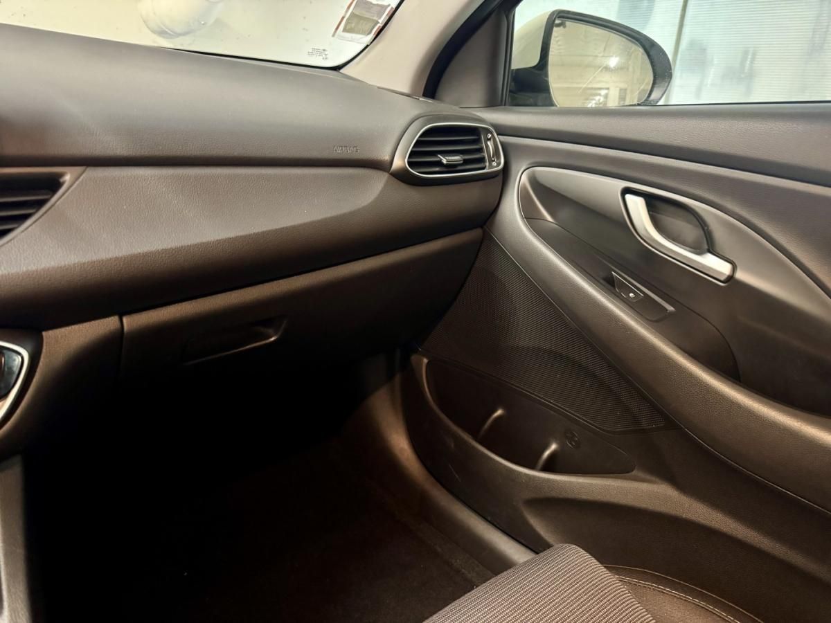 hyundai-i30-sw-2017-diesel-1582cc