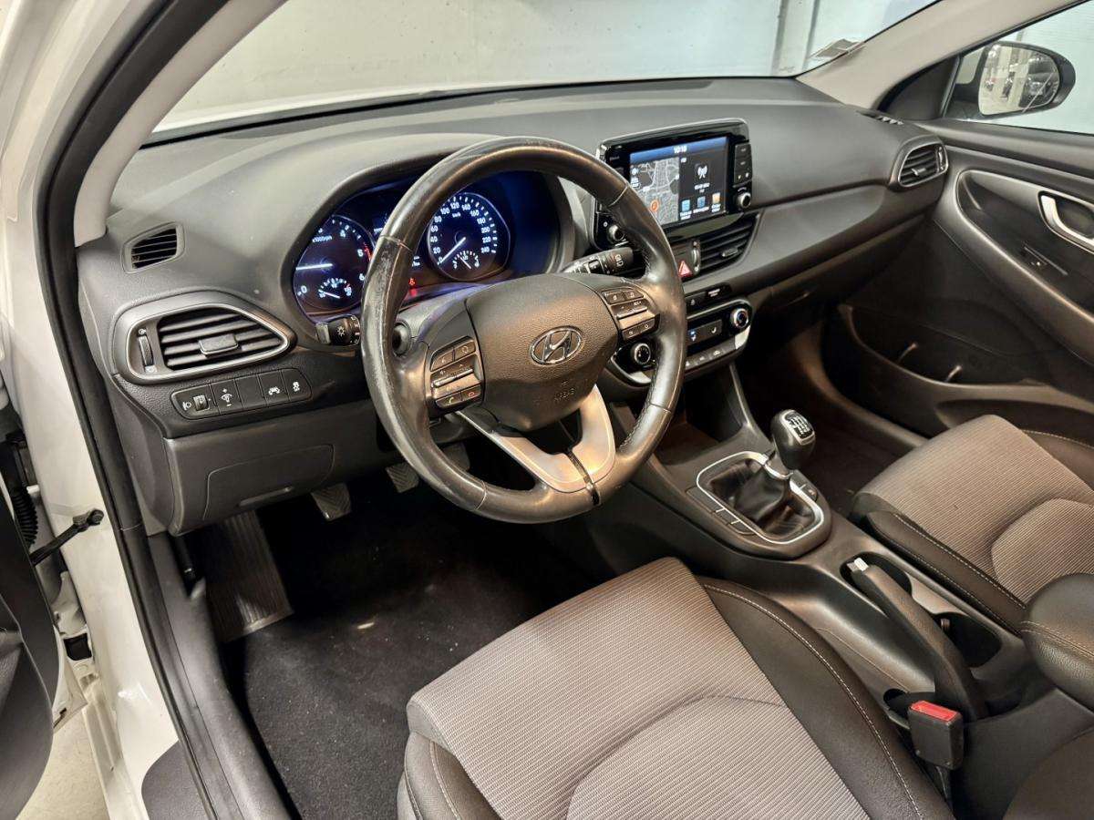 hyundai-i30-sw-2017-diesel-1582cc
