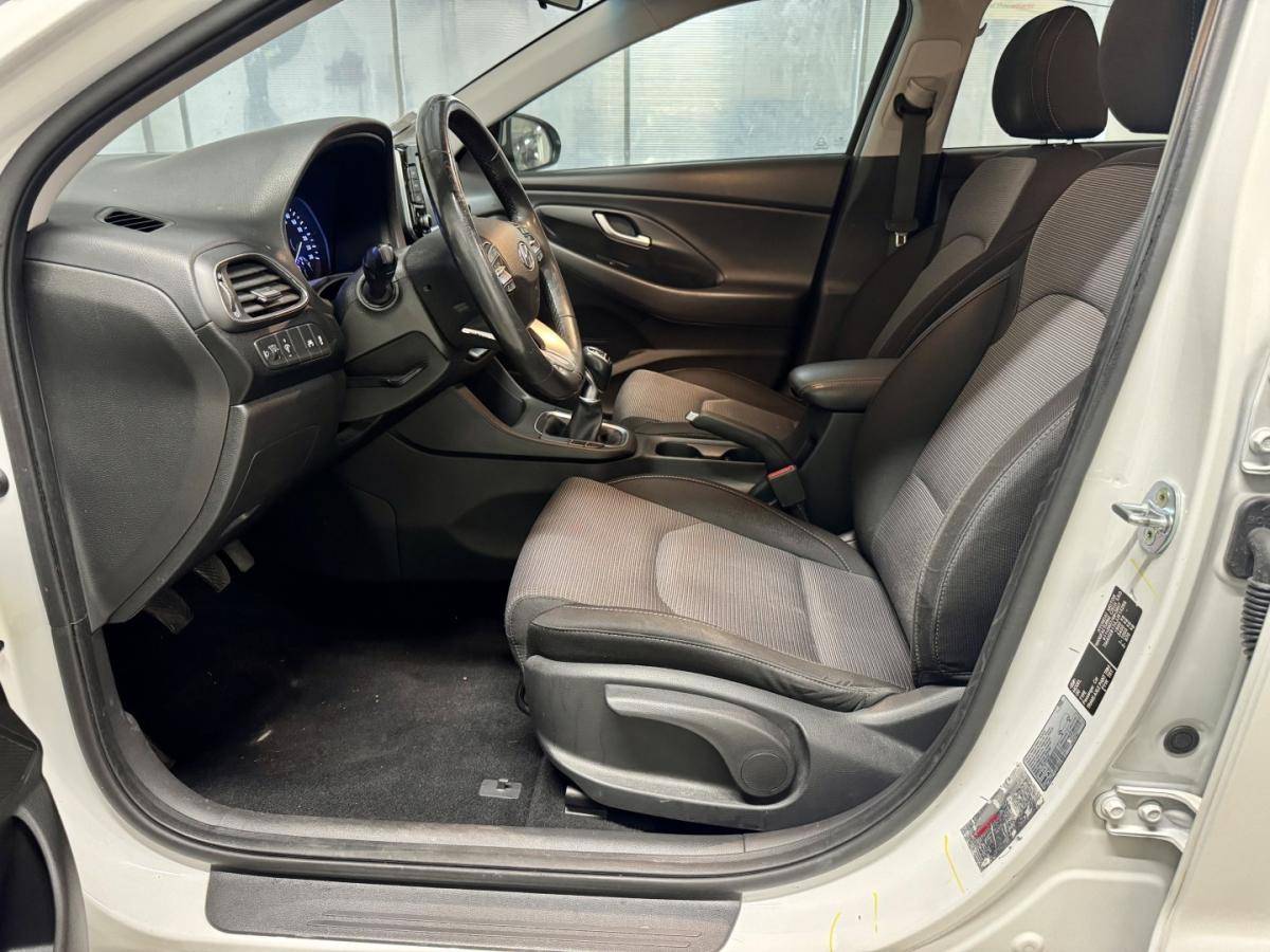 hyundai-i30-sw-2017-diesel-1582cc