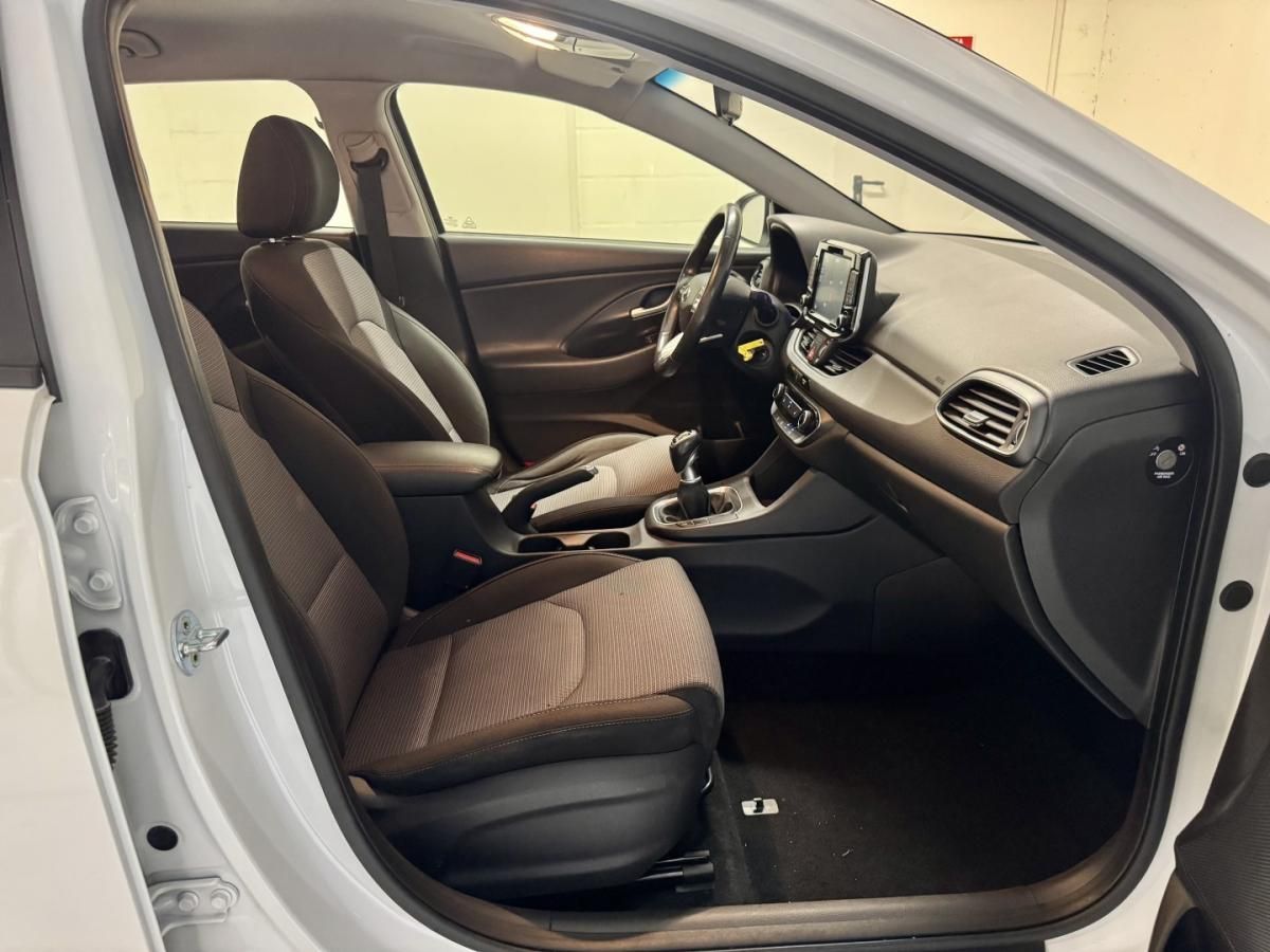 hyundai-i30-sw-2017-diesel-1582cc
