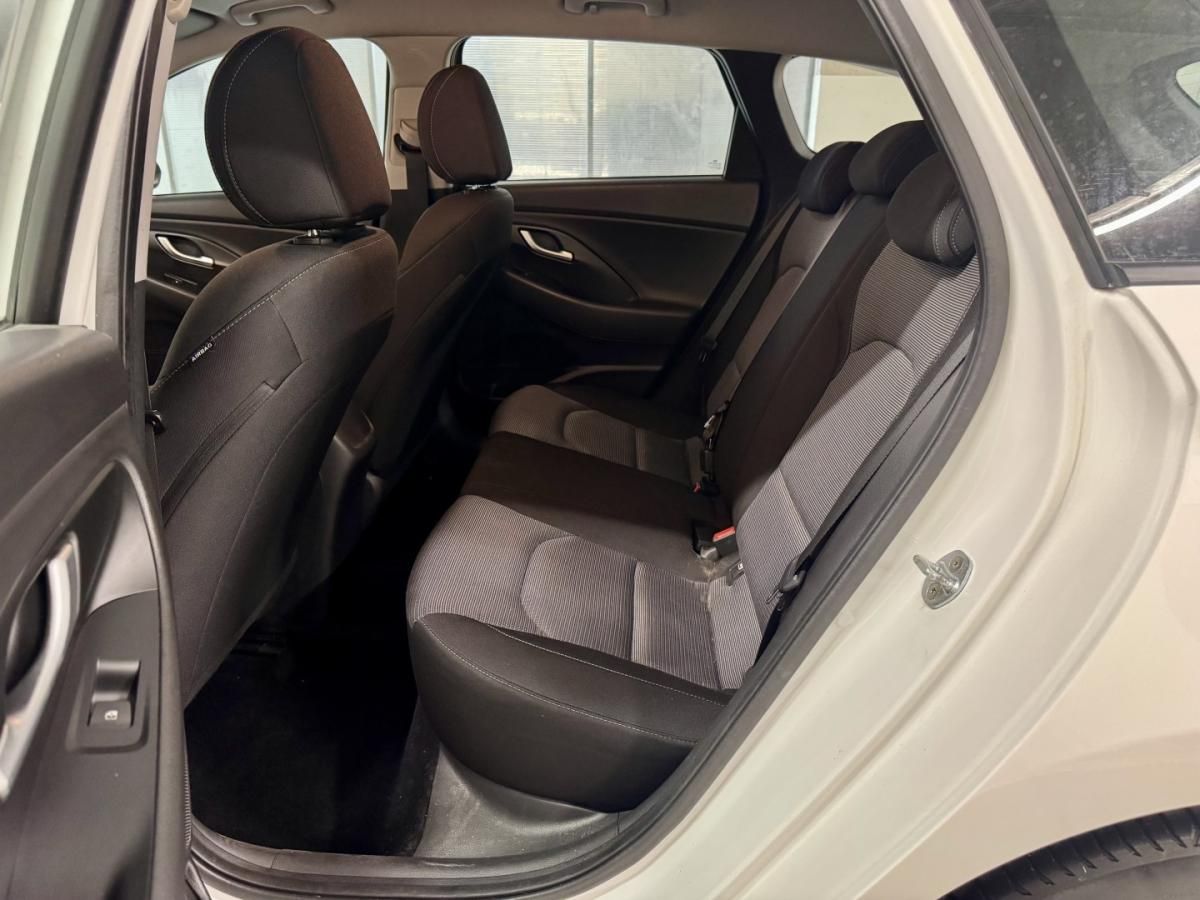hyundai-i30-sw-2017-diesel-1582cc