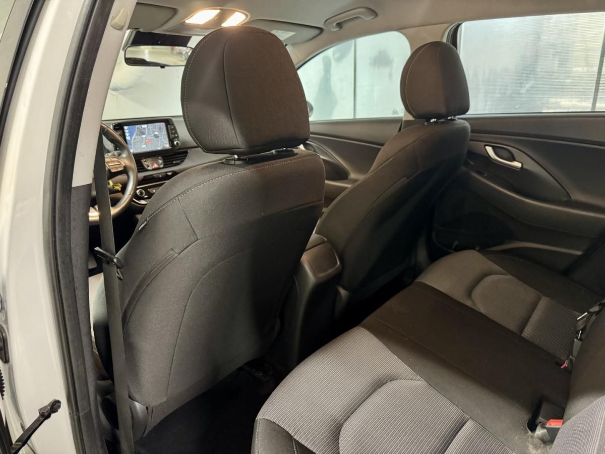 hyundai-i30-sw-2017-diesel-1582cc
