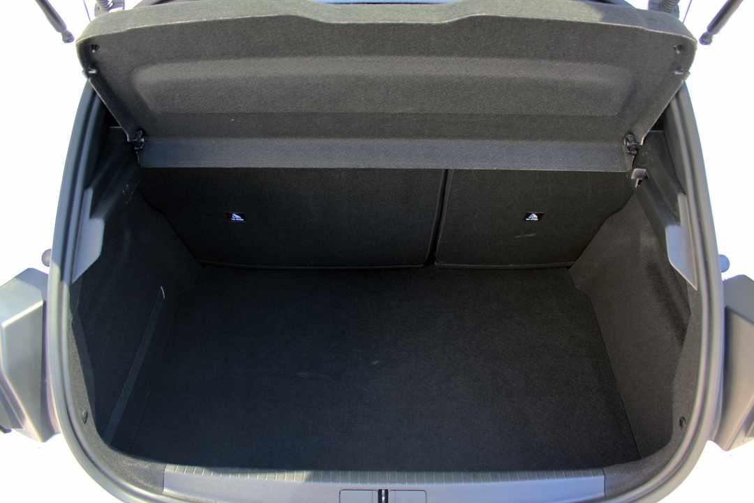 peugeot-208-1-2-puretech-2023-gasolina-1199cc