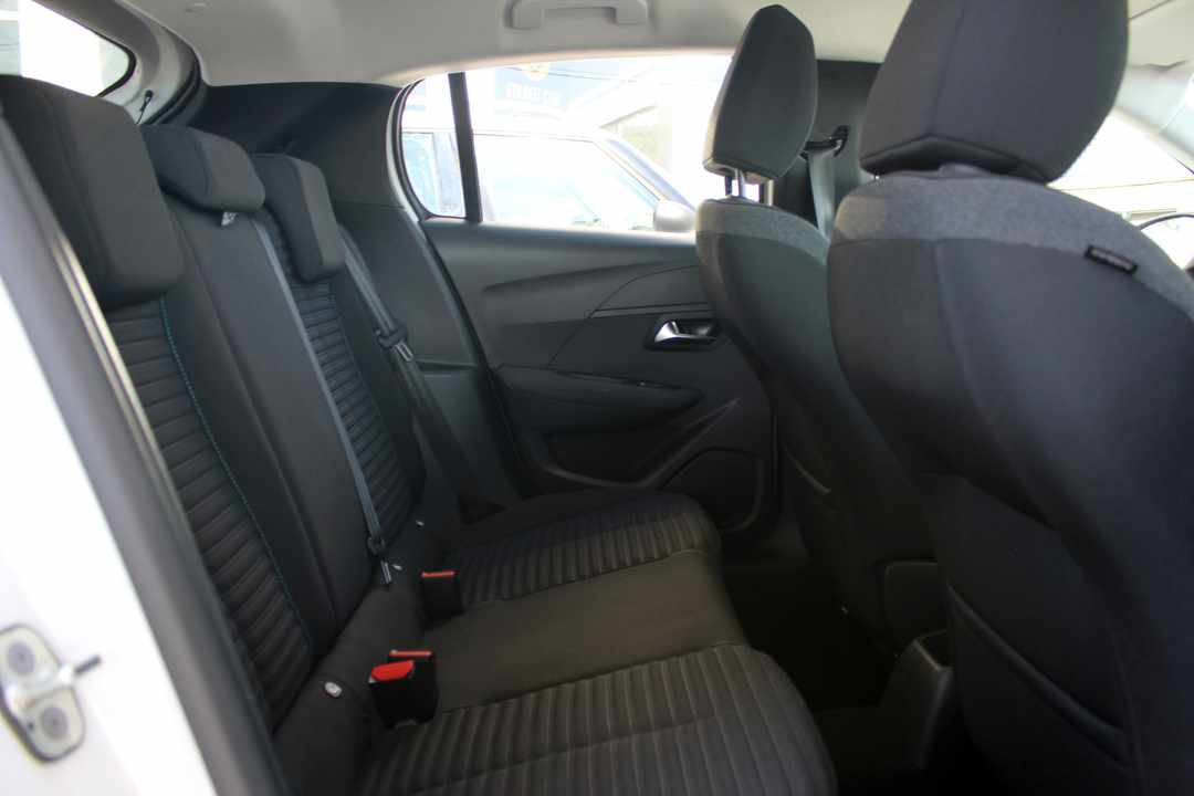 peugeot-208-1-2-puretech-2023-gasolina-1199cc