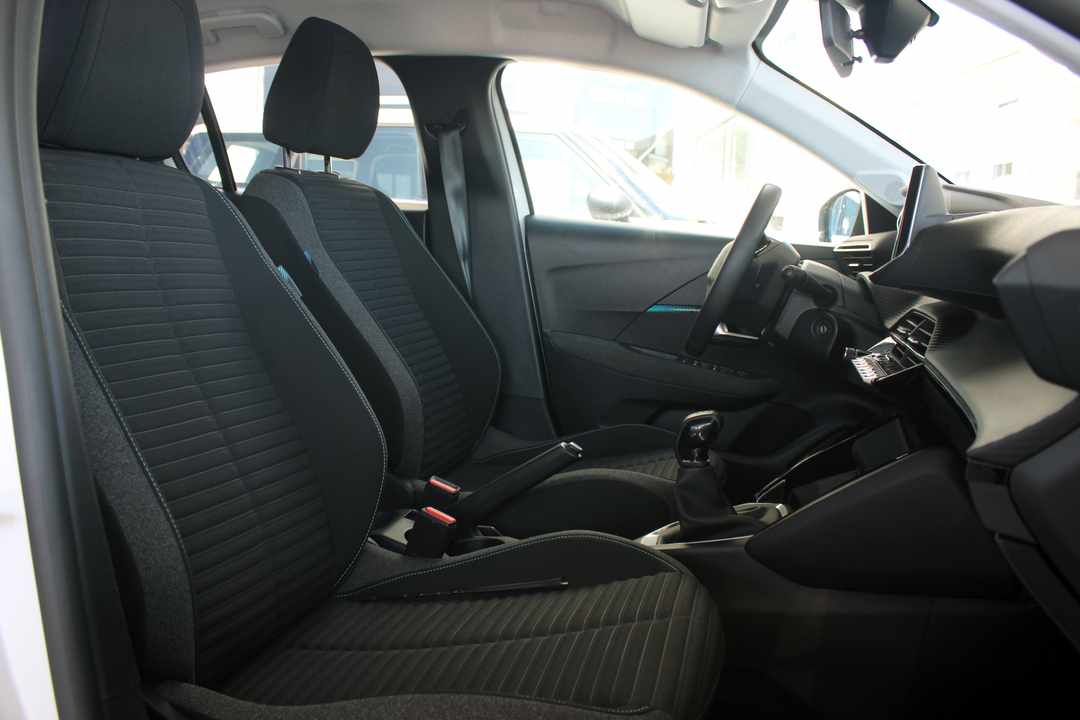 peugeot-208-1-2-puretech-2023-gasolina-1199cc