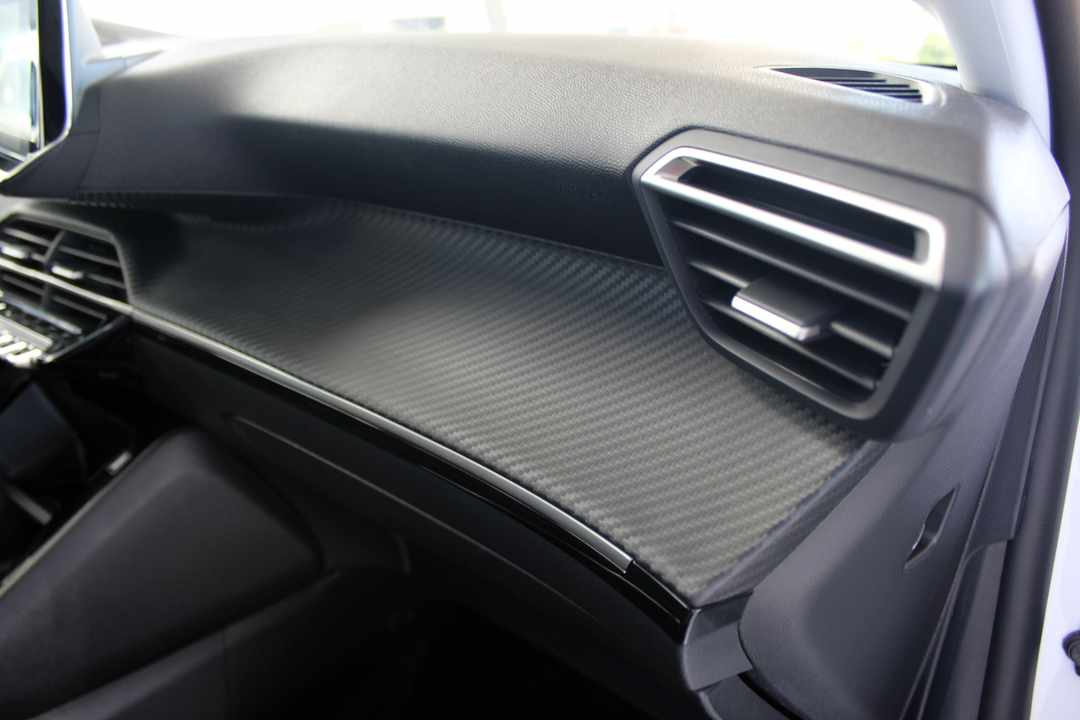 peugeot-208-1-2-puretech-2023-gasolina-1199cc