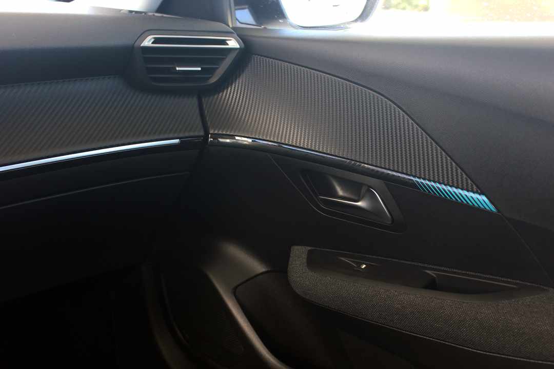 peugeot-208-1-2-puretech-2023-gasolina-1199cc