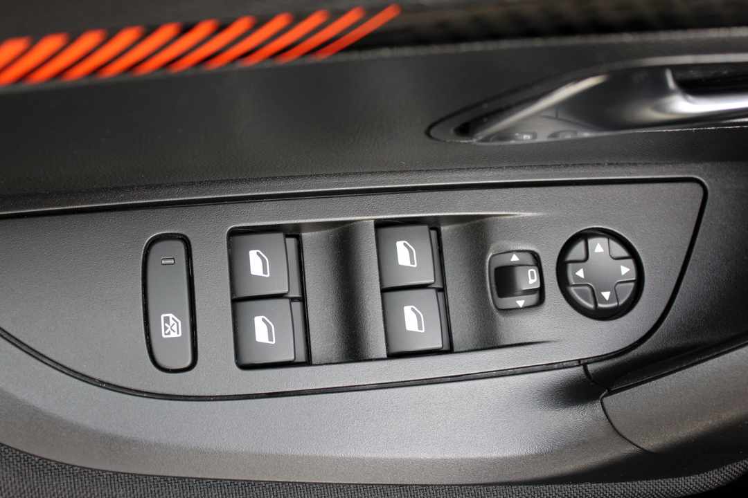 peugeot-2008-1-2-puretech-2022-gasolina-1199cc