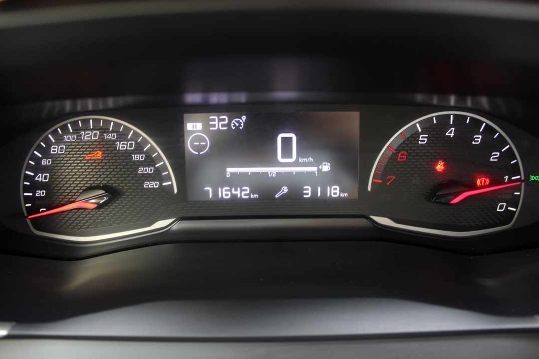peugeot-2008-1-2-puretech-2022-gasolina-1199cc