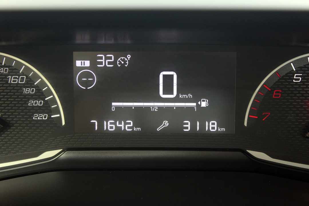 peugeot-2008-1-2-puretech-2022-gasolina-1199cc