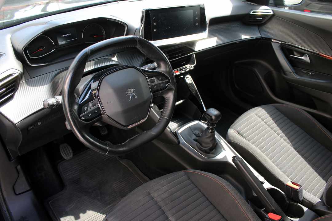 peugeot-2008-1-2-puretech-2021-gasolina-1199cc