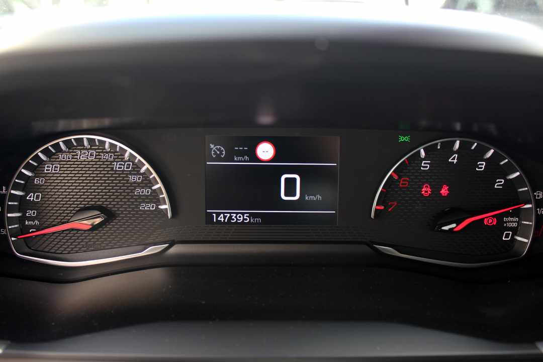 peugeot-2008-1-2-puretech-2021-gasolina-1199cc