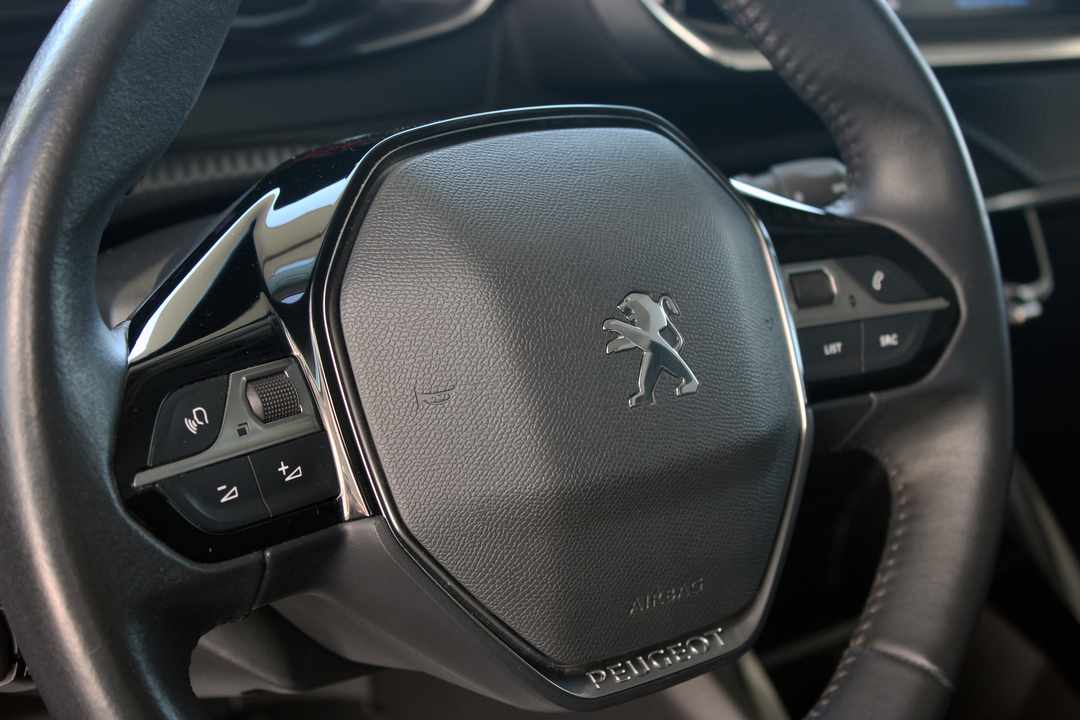 peugeot-2008-1-2-puretech-2021-gasolina-1199cc