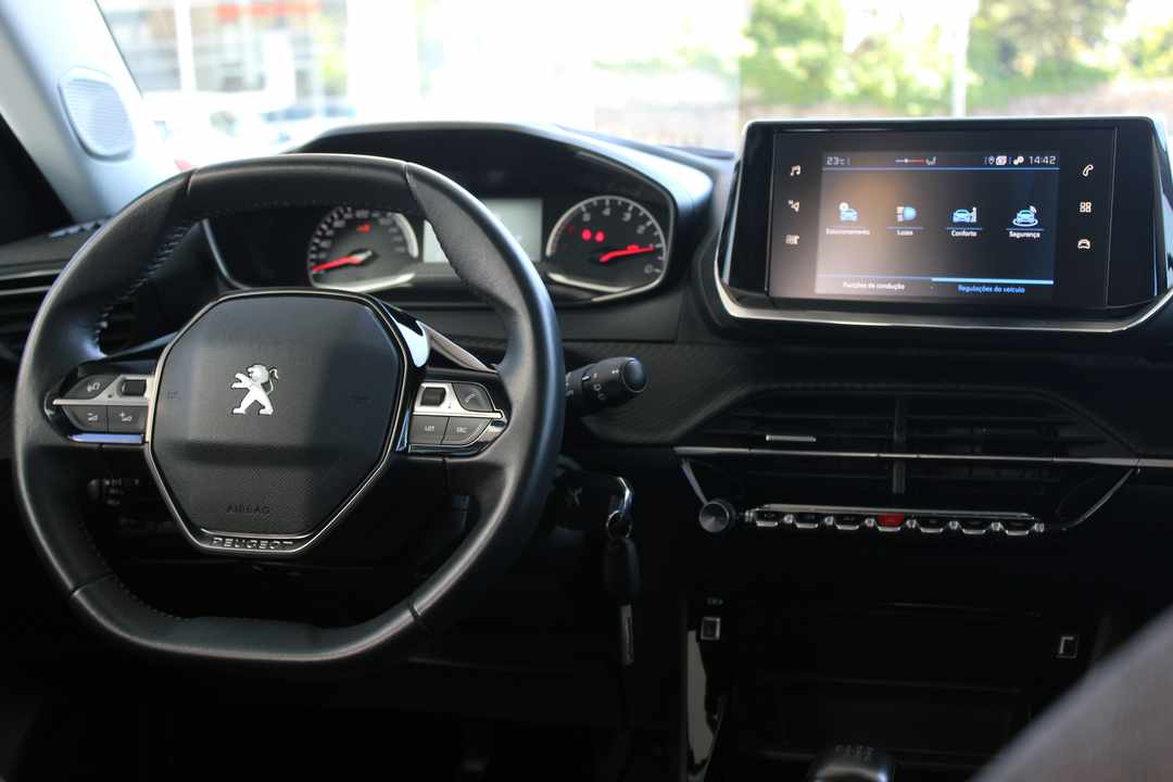 peugeot-2008-1-2-puretech-2021-gasolina-1199cc