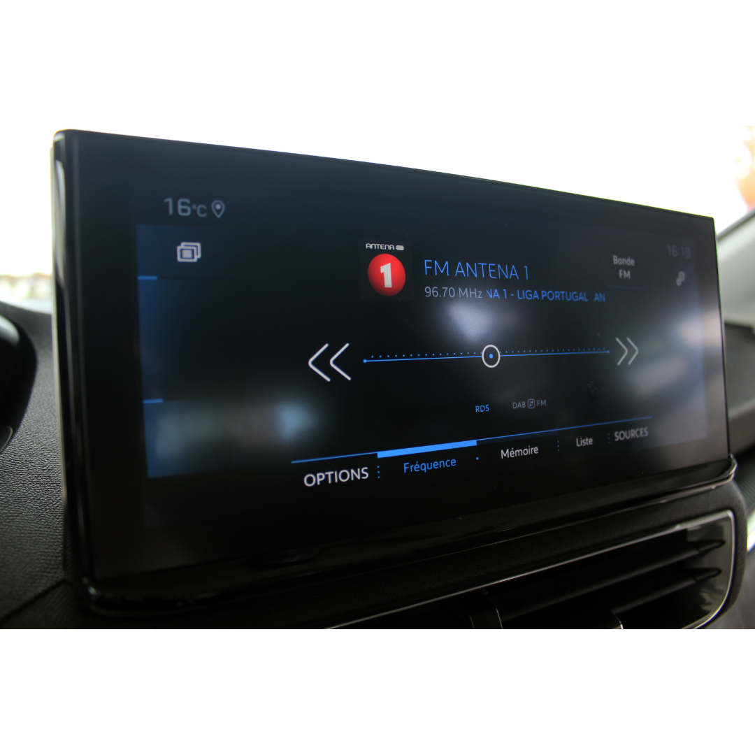 peugeot-3008-1-5-bluehdi-2021-diesel-1499cc