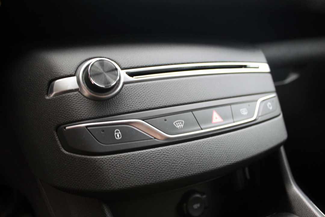 peugeot-3008-1-6-hybrid-11-8-kwh-2022-gasolina-1598cc