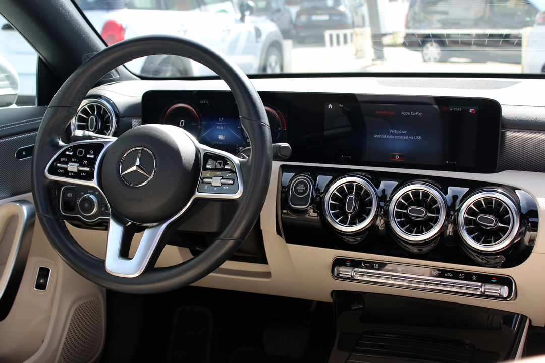 mercedes-benz-cla-250-e-2022-gasolina-1332cc