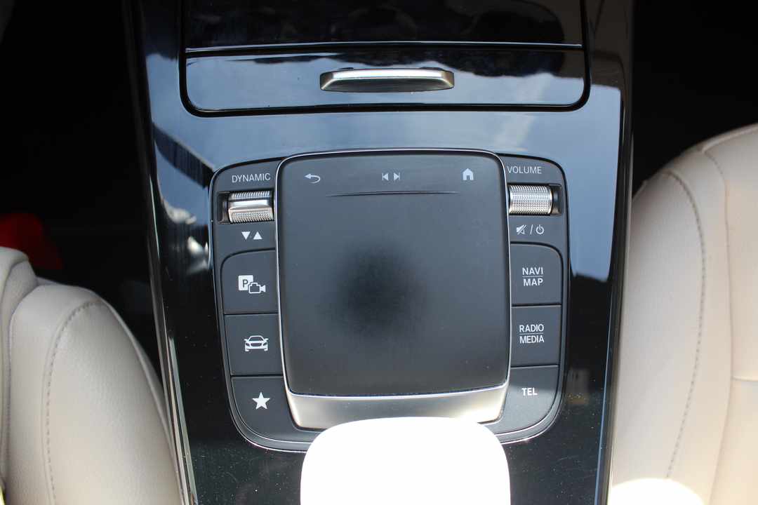 mercedes-benz-cla-250-e-2022-gasolina-1332cc