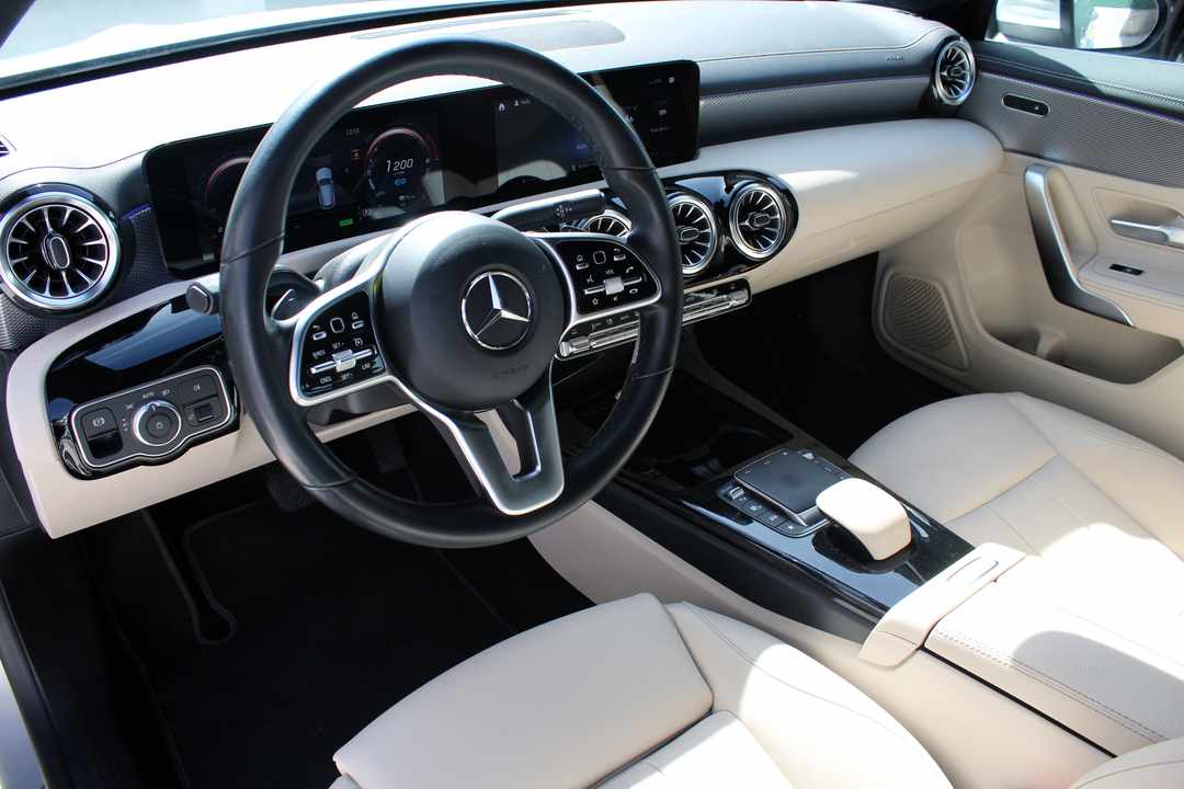 mercedes-benz-cla-250-e-2022-gasolina-1332cc