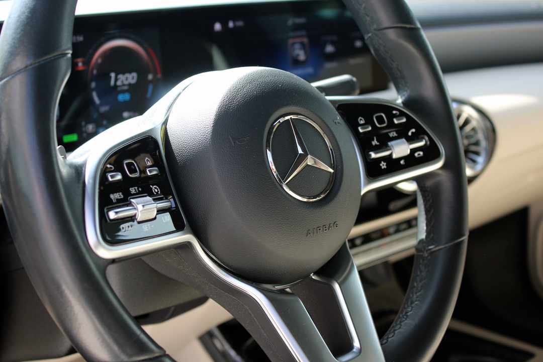 mercedes-benz-cla-250-e-2022-gasolina-1332cc