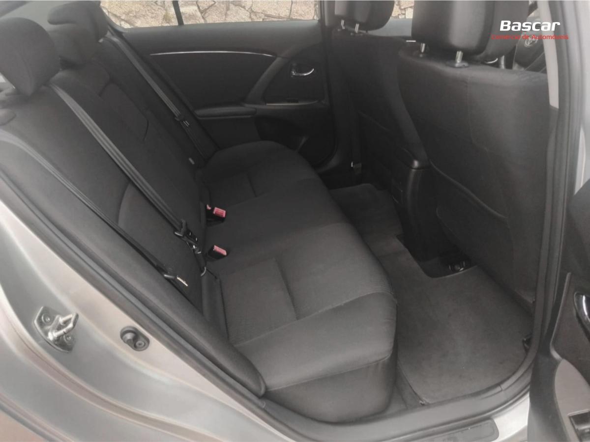 toyota-avensis-2009-diesel-1998cc