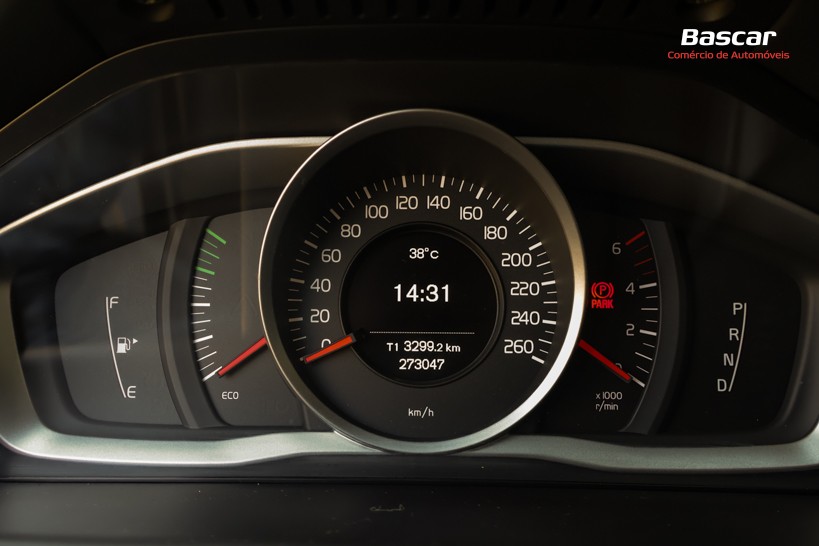 volvo-xc70-2015-diesel-1969cc