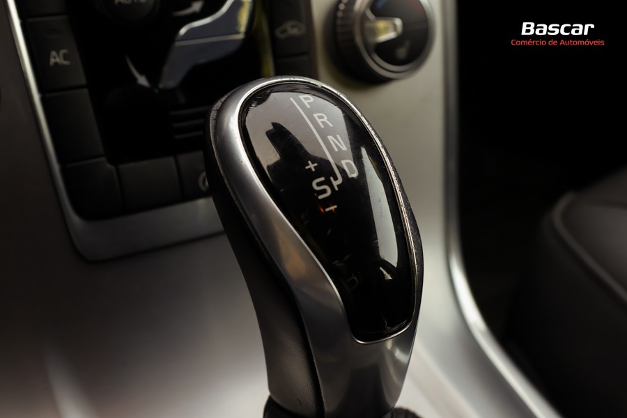 volvo-xc70-2015-diesel-1969cc