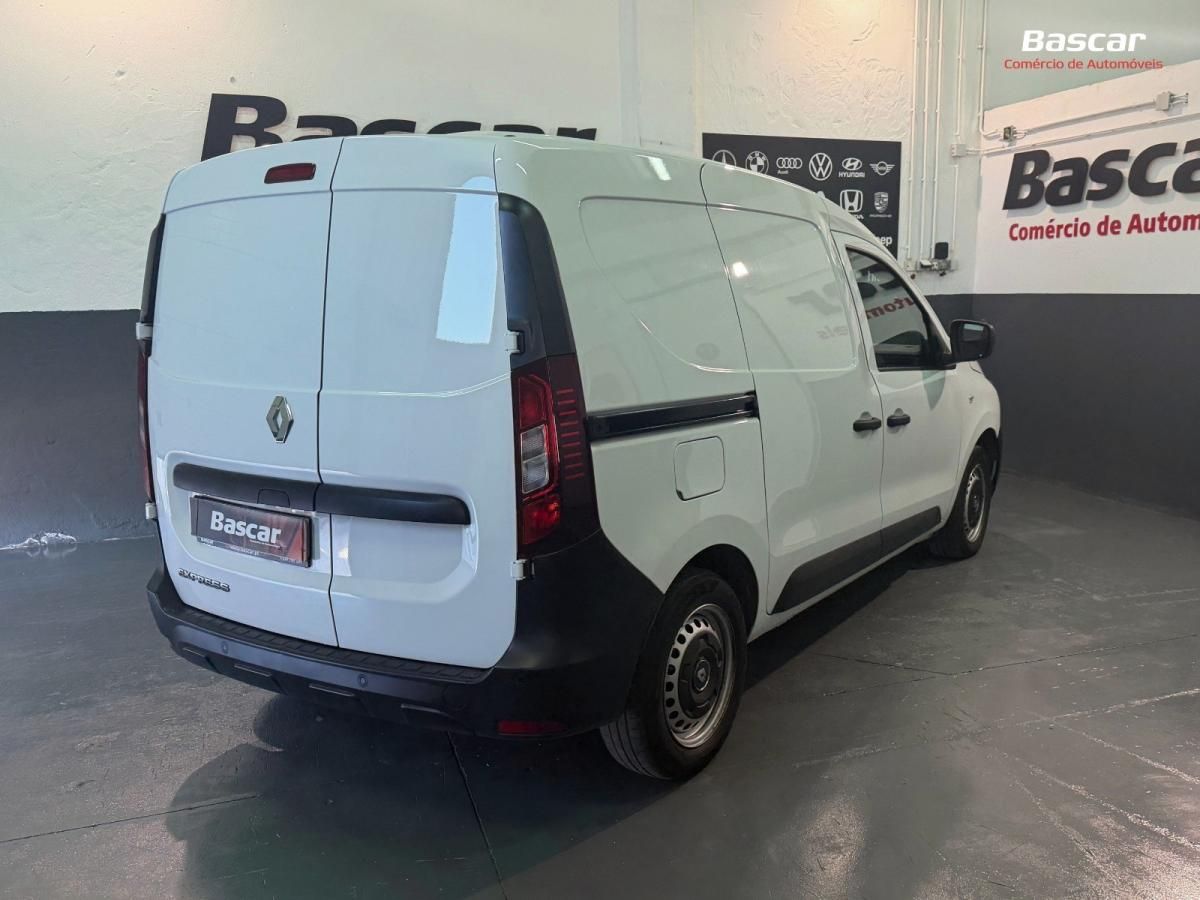 renault-kangoo-2024-diesel-1461cc