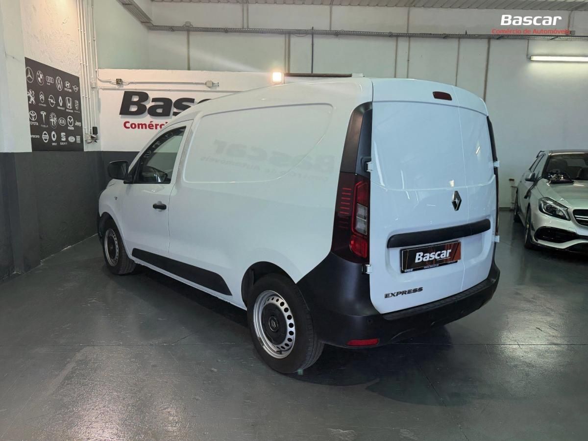 renault-kangoo-2024-diesel-1461cc