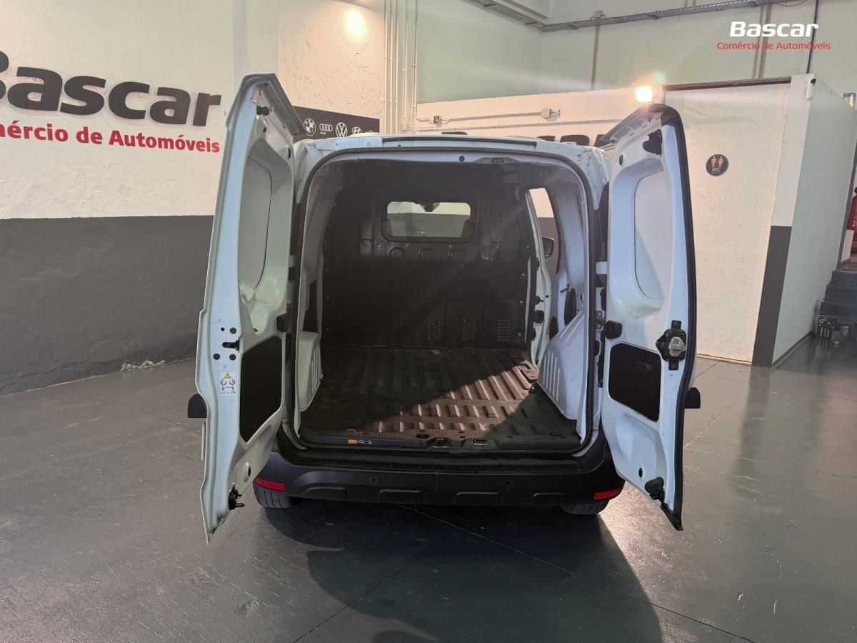 renault-kangoo-2024-diesel-1461cc