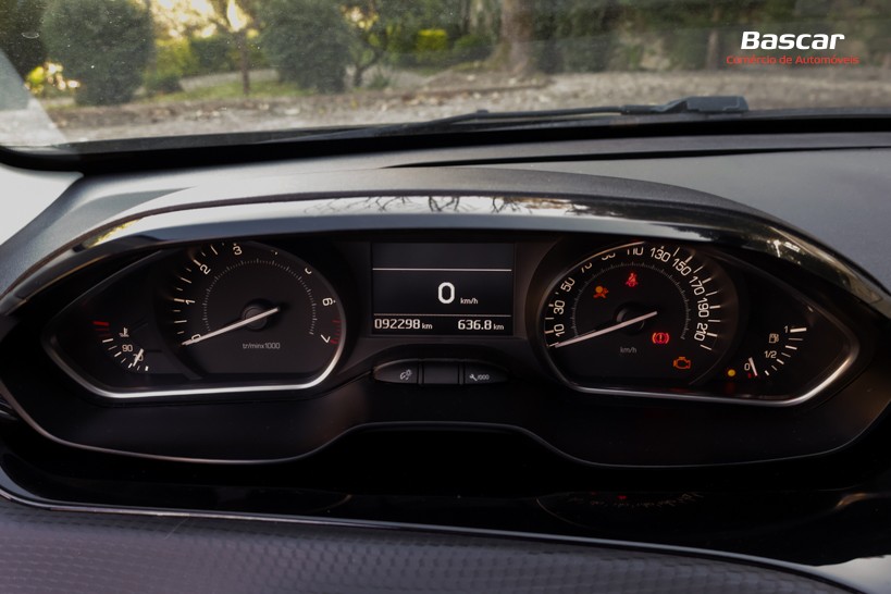 peugeot-2008-2015-gasolina-1199cc