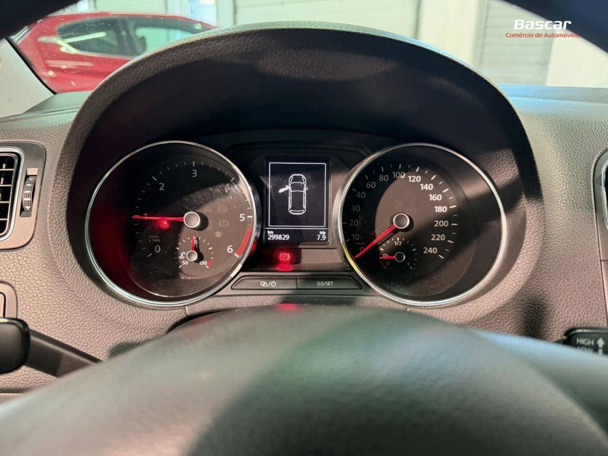 volkswagen-polo-2015-diesel-1422cc