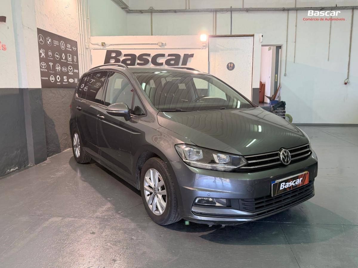 volkswagen-touran-2018-diesel-1598cc