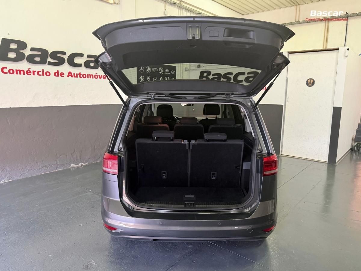 volkswagen-touran-2018-diesel-1598cc