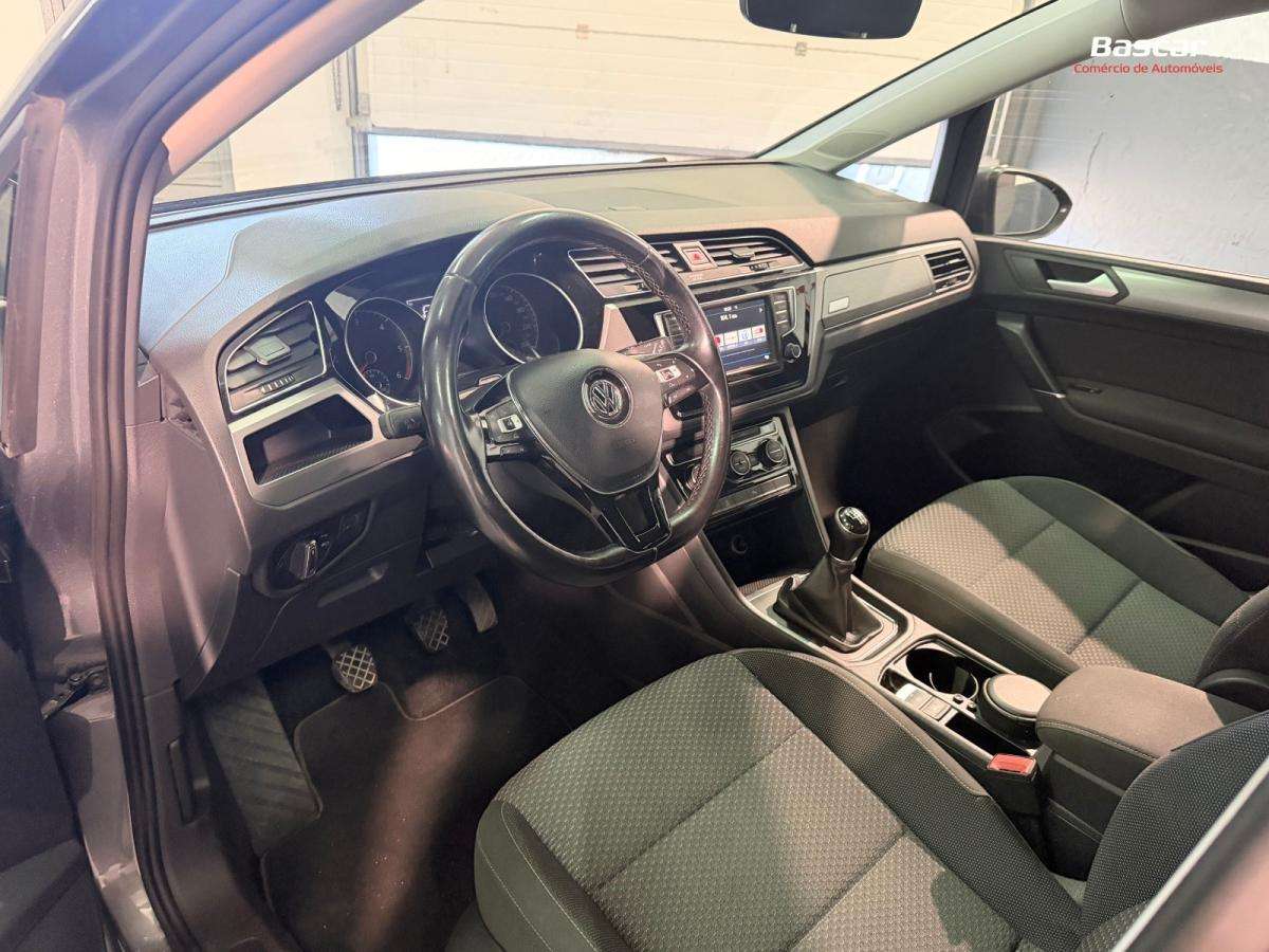 volkswagen-touran-2018-diesel-1598cc