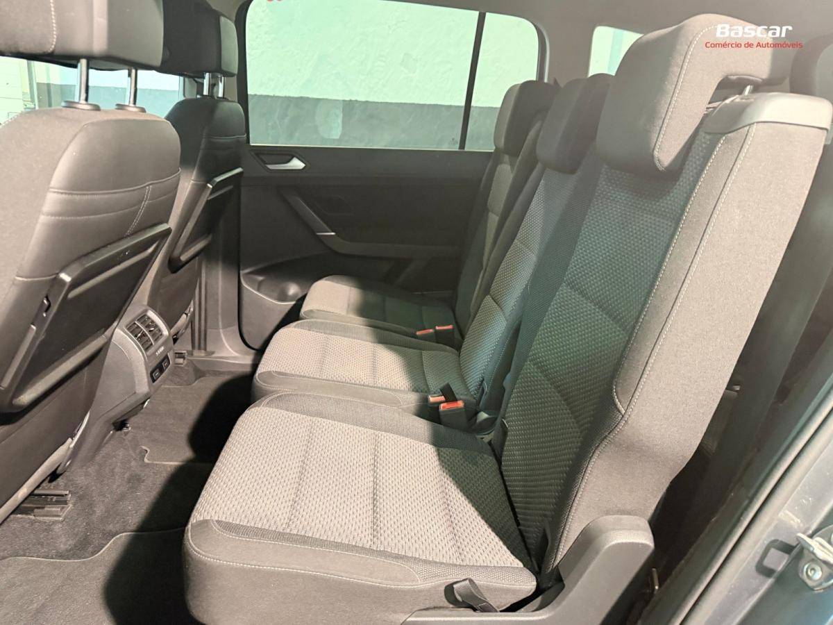 volkswagen-touran-2018-diesel-1598cc