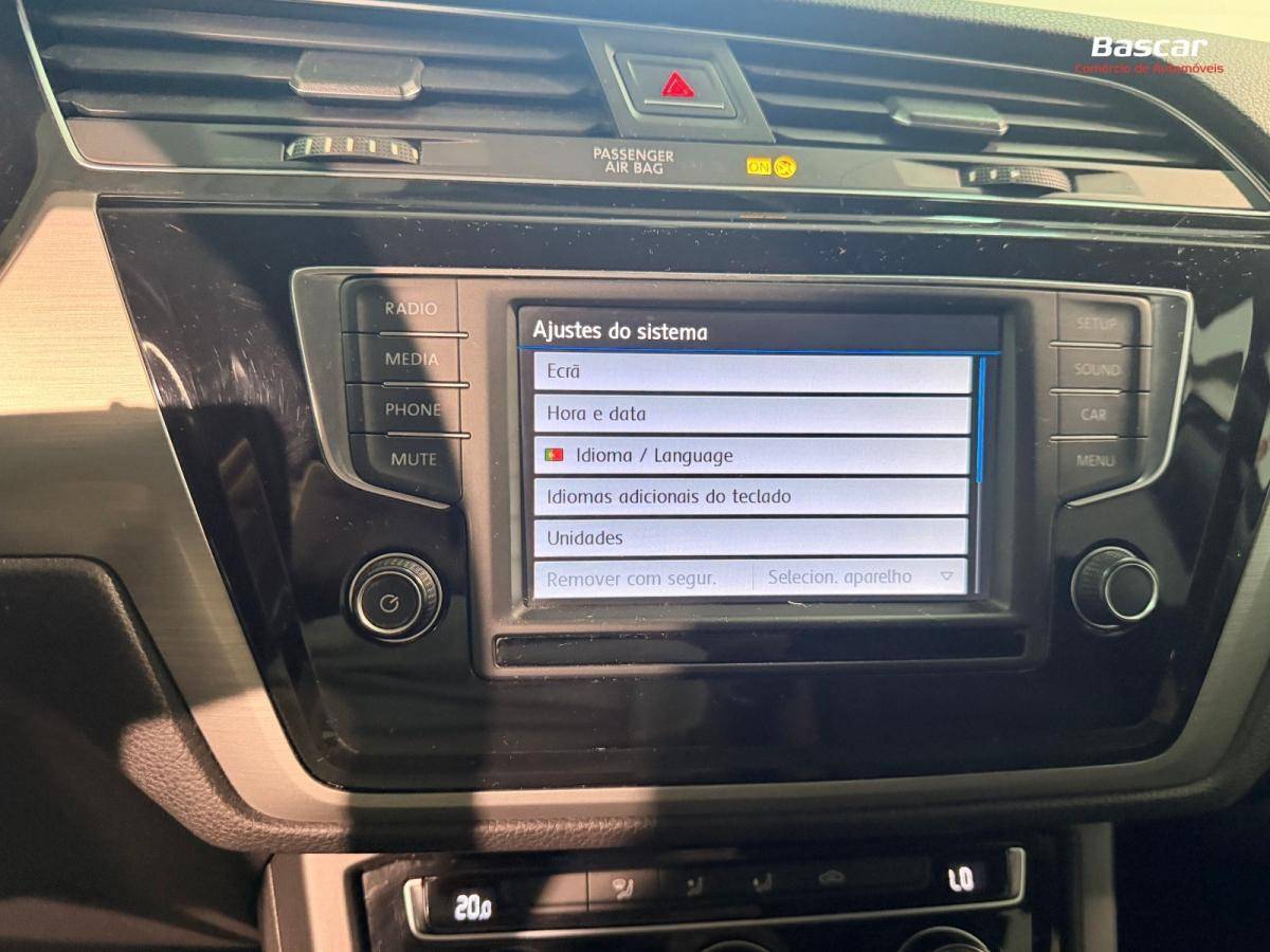volkswagen-touran-2018-diesel-1598cc
