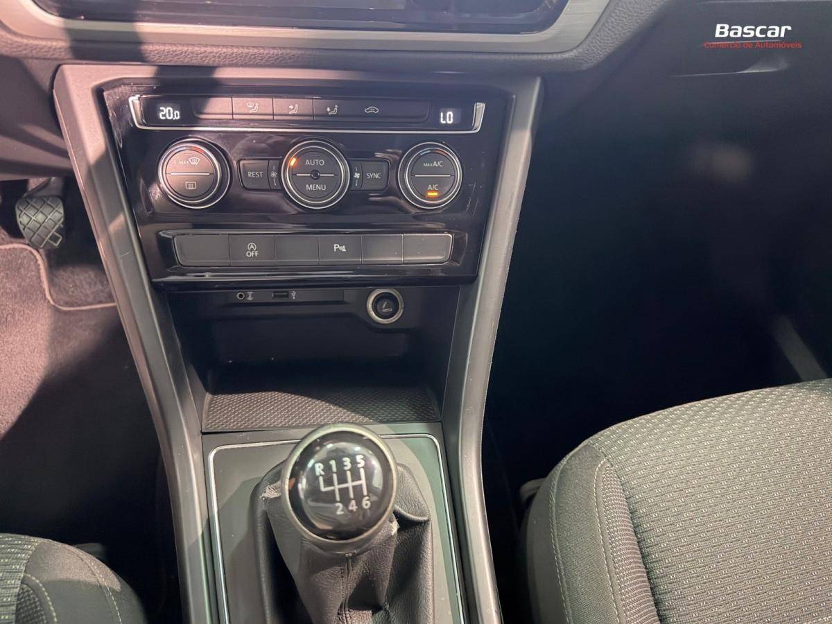 volkswagen-touran-2018-diesel-1598cc