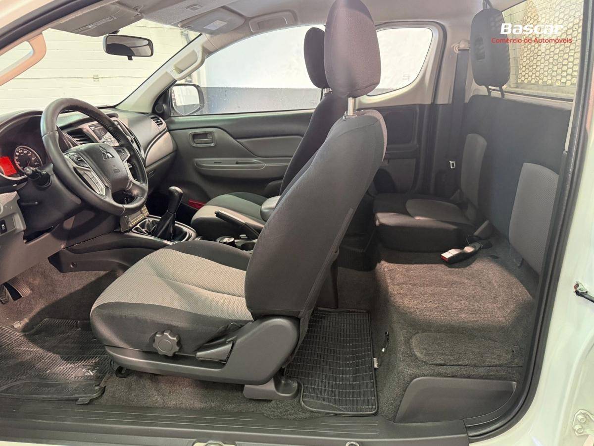mitsubishi-l200-2019-diesel-2442cc