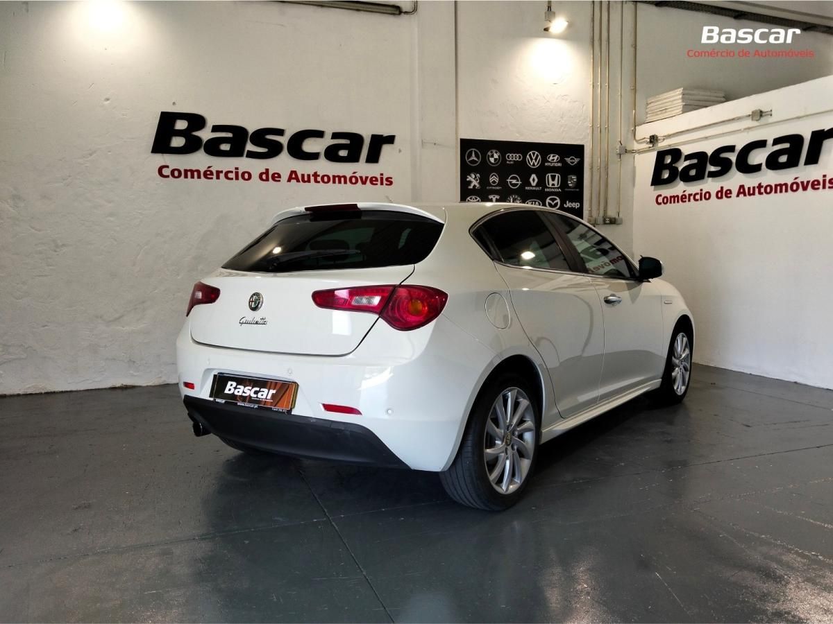 alfa-romeo-giulietta-2011-diesel-1598cc