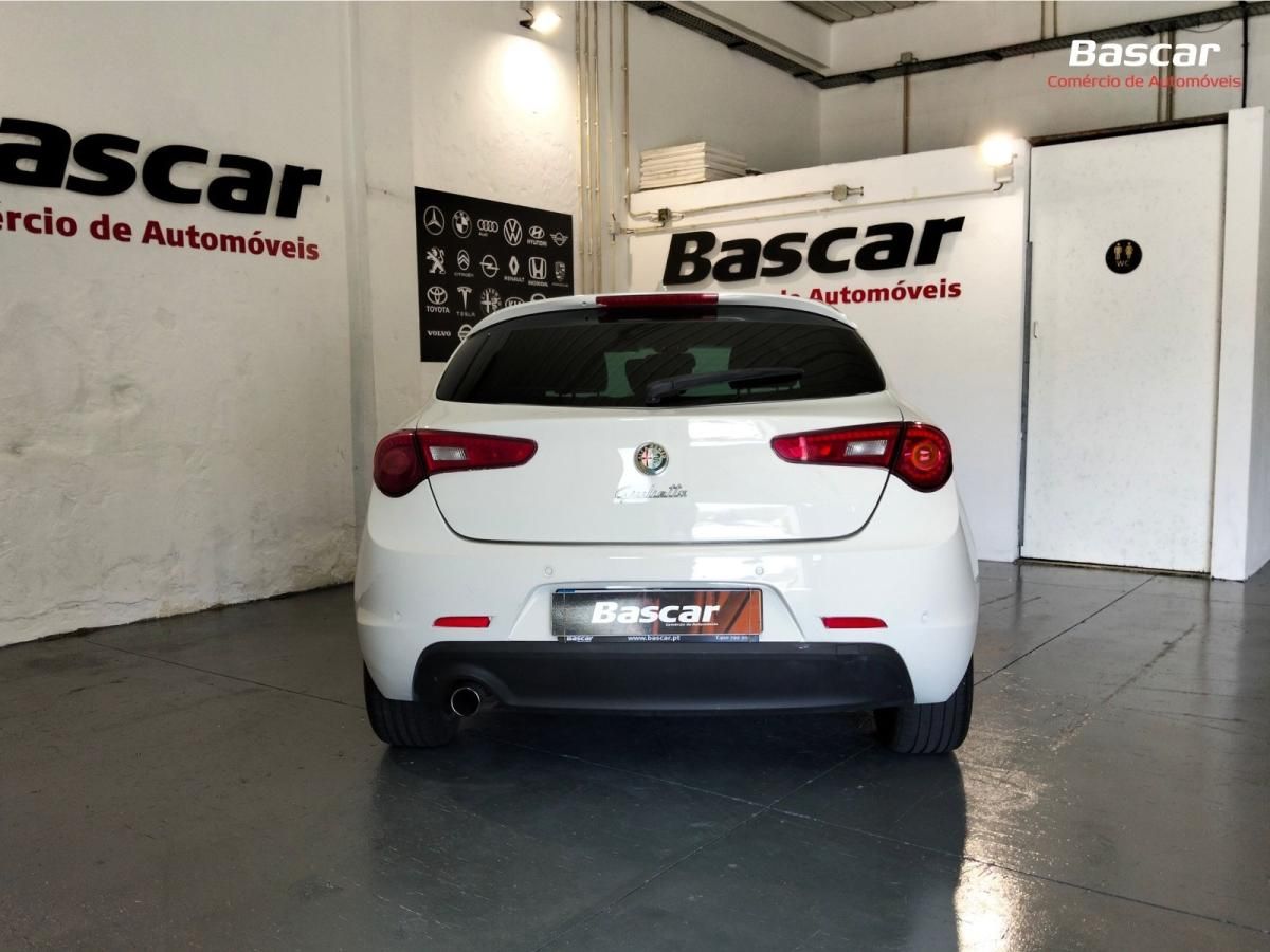alfa-romeo-giulietta-2011-diesel-1598cc