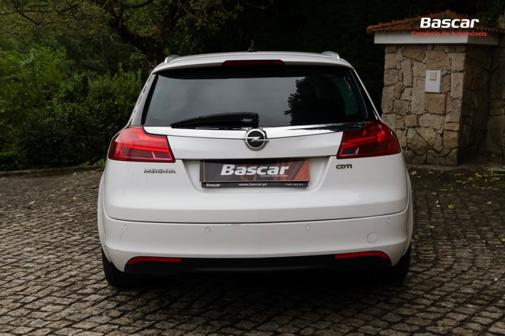 opel-insignia-sports-tourer-2011-diesel-1956cc