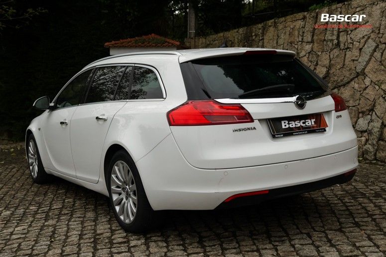 opel-insignia-sports-tourer-2011-diesel-1956cc