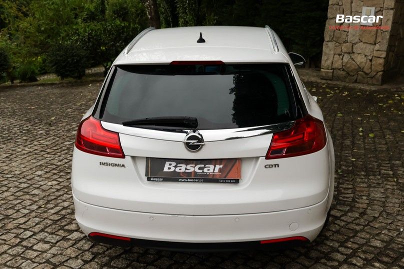 opel-insignia-sports-tourer-2011-diesel-1956cc